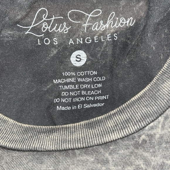 Lotus Fashion Los Angeles The Mountains are calling graphic tee size Small - Picture 5 of 6